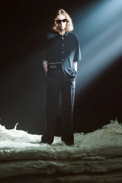 Look 14